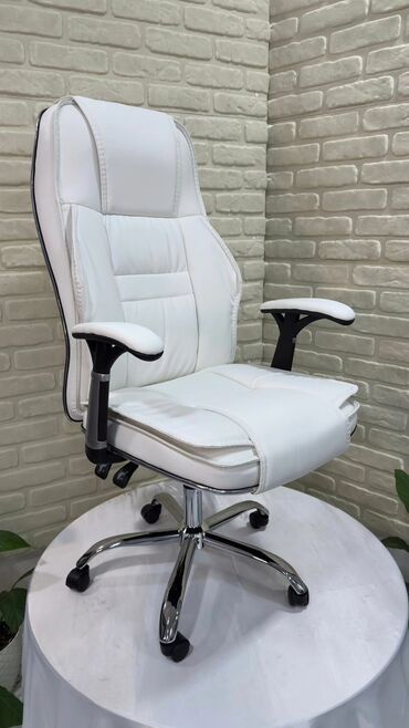 Ofis və oyun kresloları: Yeni, Təkərli, Qolları tənzimlənir, Dəri -da lalafo.az — 19 Ofis və oyun kresloları: Yeni, Təkərli, Qolları tənzimlənir, Dəri — 19