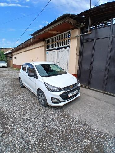 варянт авто: Chevrolet Spark: 2018 г., 1 л, Автомат, Бензин, Хэтчбэк