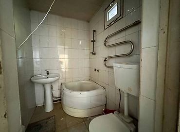 Продажа коттеджей и домов: ПРОДАЁТСЯ : Боталиева / Саруйская 2 - Дома на участке ( одна — 15