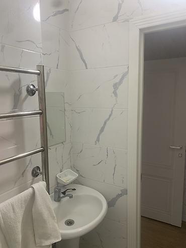 Долгосрочная аренда комнат: Сдается комната 2-3 девушкам в центре города сзади Vefa Светлая — 10