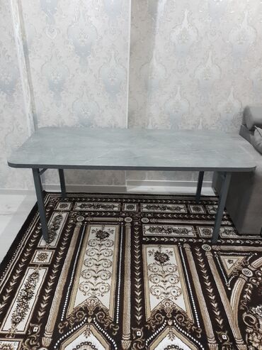 кухонный стол: Кухонный Стол, цвет - Серый, Б/у