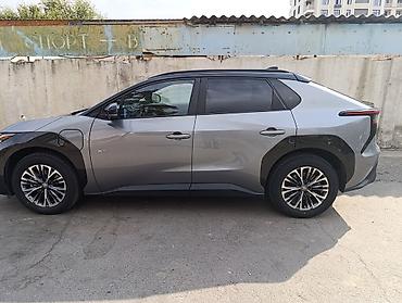 bz4: Toyota bZ4X: 2022 г., 0.1 л, Автомат, Электромобиль, Кроссовер — 6