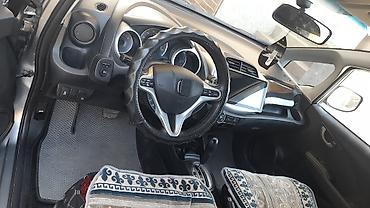 175 60 14: Honda Fit: 2009 г., 1.5 л, Вариатор, Газ, Хэтчбэк — 3
