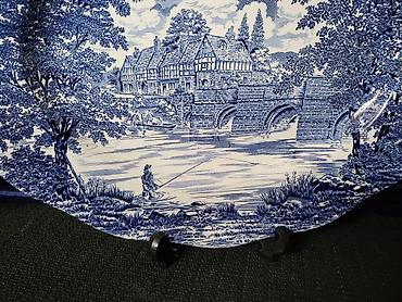 Ostali antikviteti: Engleski oval za serviranje Crown Ducal iz 70ih.god. Engleski oval — 3