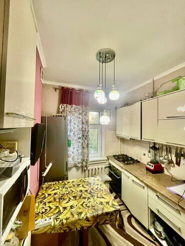 одно комнатный: 2 комнаты, 53 м², 105 серия, 4 этаж, Евроремонт