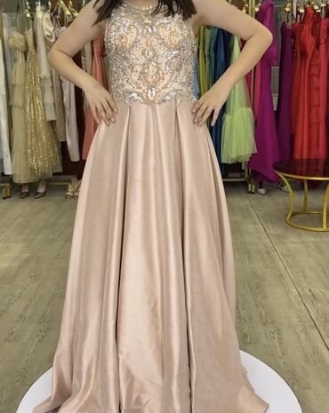 Ziyafət donları: Ziyafət və məclislər üçün uzun modellərdən ibarət qadın paltarları — 2