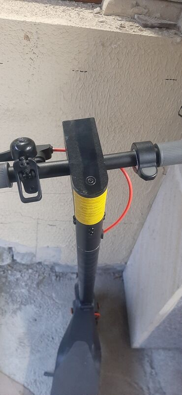 Bıçaqlar: Elektrik skuteri - Şəhər içi sürüşlər üçün yığcam və yüngül