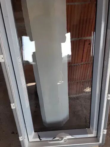 Prozori: PVC krovni prozori 🌟 Idealni za kupatila i prostore sa većom — 5