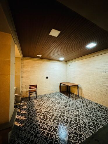 Bağ evlərinin kirayəsi: Elit üslubda iki mərtəbəli 4 yataqlı villa - Klassik memarlıq: hündür — 4