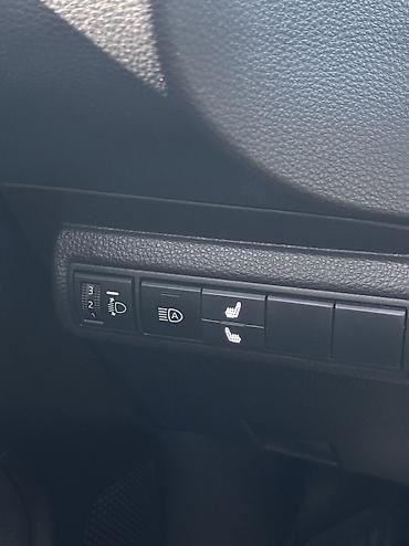 spark 2016: Toyota Corolla: 2019 г., 1.8 л, Автомат, Гибрид, Седан — 10