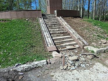 Мраморные и гранитные работы: Благоустройство и реставрация памятников, постаментов и ступеней из — 7