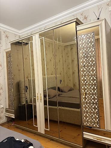 işıqlı güzgü: Yataq otağı üçün dəst – güzgülü şkaf və konsol - Tərkib: iri sürgülü — 5