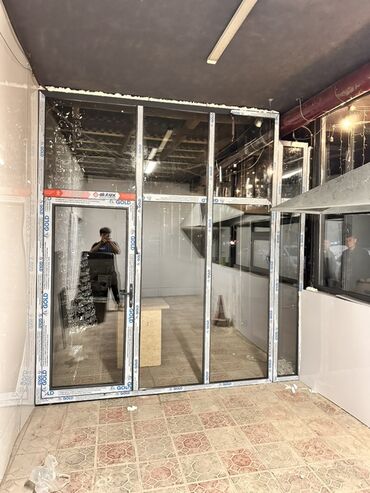 Готовые пластиковые окна: Готовое пластиковое окно, Тип окна: Витражные, Декоративные особенности: Другие особенности, Новый, Бесплатная установка, Без рассрочки — 13