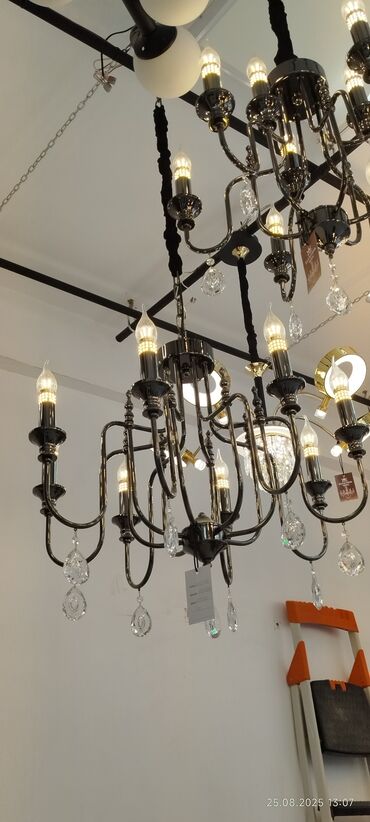 Çılçıraq, 10 və daha çox lampa, Metal