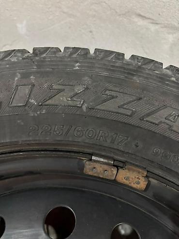 Шины и диски: Зимнее колесо в сборе - Шина: Bridgestone Blizzak - Размер: 225/60 — 3
