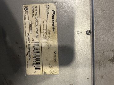 Mikrofonlar: Pioneer GM-X944 modeli avtomobil gücləndiricisi. Bu gücləndirici