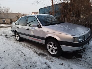 Volkswagen: Volkswagen Passat: 1989 г., 1.8 л, Механика, Бензин, Седан