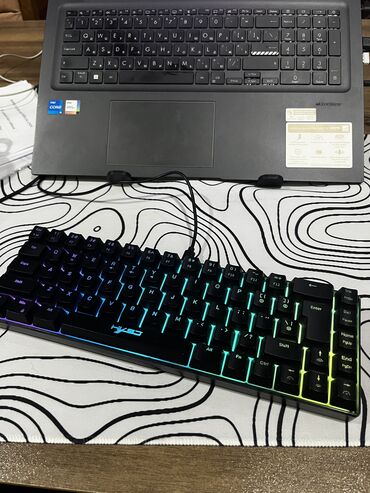 işlenmiş komputerler: HXSJ 60% ölçü Yeni 61 düyməli simli mexaniki klaviatura RGB işıq USB-C