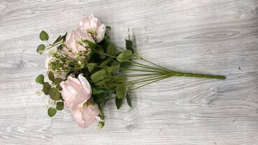 Süni güllər: Suni gullerin topdan perakenden satisi
5 azn baslayan qiymetler — 9