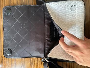 samsung galaxy tab s4: Барсетка Michael Kors через плечо. Торг есть!!! - Компактный формат с — 1