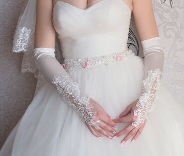 накидка на платье в Кыргызстан | Платья: Продам свадебное платье. Перчатки, меховая накидка, фата в комплекте