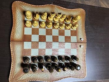 шахматный набор: Шахматы с резными фигурами на декоративной складной доске. ( КОЖА) - — 3