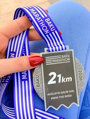 azerbaycan forması: Bakı Marathonu 21 km medalı - Dizayn: dairəvi metal medal, alt — 1