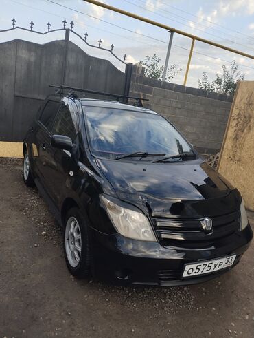 авто машина арзан: Toyota ist: 2003 г., 1.5 л, Автоматтык, Бензин, Купе