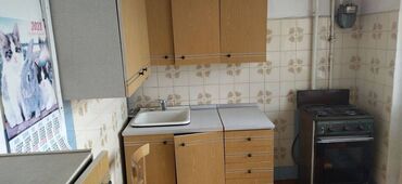 квартира керек ош базар жактан: 1 комната, 35 м², 106 серия, 6 этаж, Старый ремонт