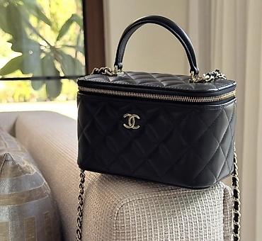 шандор: Сумка-тоут/кейс Chanel Vanity в черном цвете - Форма: жесткий — 1