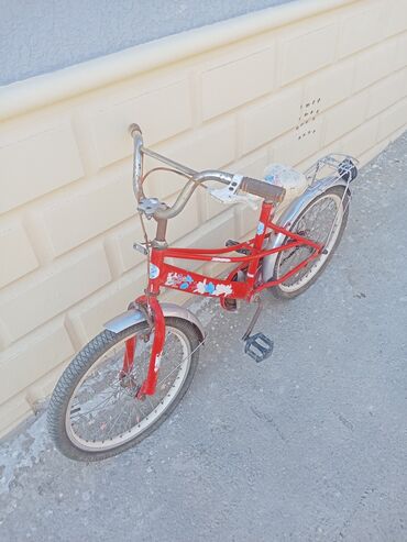 велосипед 18 дюймов: Uşaqlar üçün əla velosipeddir.Tam ideal velosipeddir .alınannan bəri