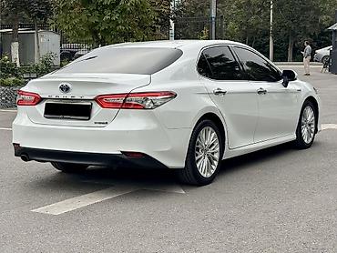 Продажа авто: Toyota Camry: 2018 г., 2.5 л, Вариатор, Гибрид, Седан — 2