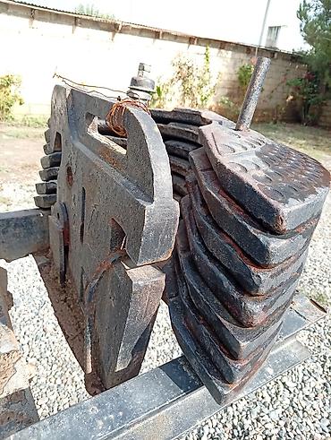 ensign traktor: Traktor üçün qabaq balans yükləri və montaj dəsti Məhsul təsviri: - — 3