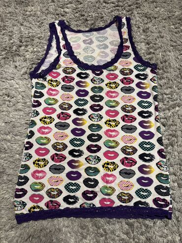 shark majice: M (EU 38), L (EU 40), Print, color - Multicolored