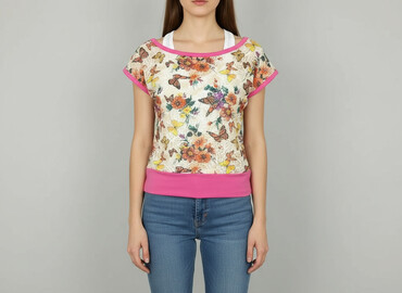 t shirty valentino: Women`s T-shirt, size S