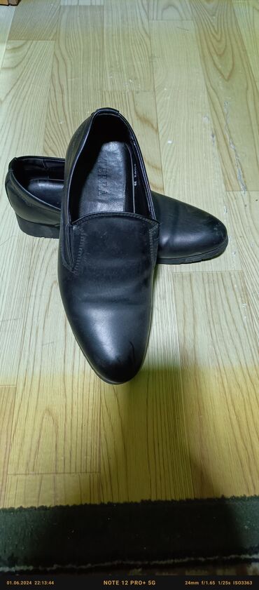 зимние обувь мужские: Носил пару раз, размер маловат,почти как новый