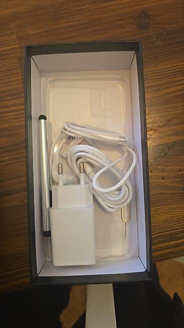 Ostali mobilni telefoni: Smartphone – 6.8" Full HD+ ekran, 4G, Dual SIM Specifikacije: - — 4