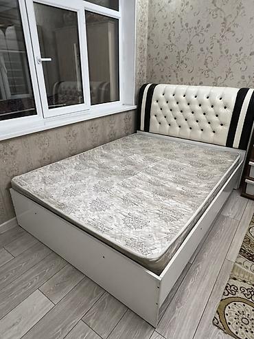 fire maple: Двуспальная кровать с мягким изголовьем + матрас и белый журнальный — 1