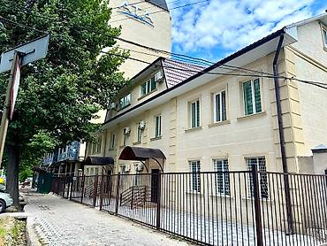 rent: Сдаю Офис 200 кв.м. в аренду в центре Бишкека: - В Золотом квадрате - — 1