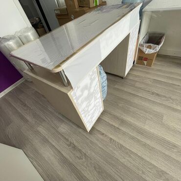 Письменные столы: Письменный стол, Б/у — 9