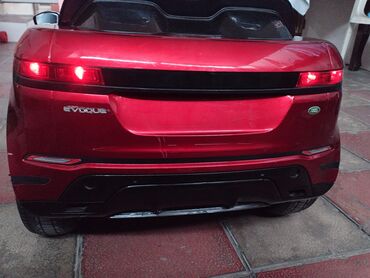 Uşaq üçün elektrik maşınları: Uşaq üçün elektromobil – Range Rover Evoque üslubunda, qırmızı rəng — 4