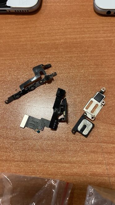 Digər ehtiyat hissələri: İPhone 6 telefonları üçün ehtiyat hissələri dəsti. Dəstdə İphone 6 — 4