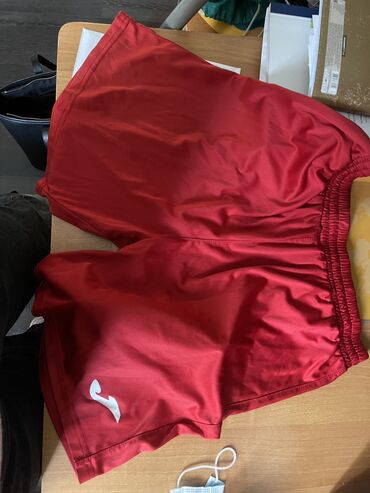 красная футболка: Продаю футбольные шорты Joma XS по 1000с