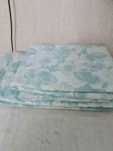 полный комплект простыней для сидения: Продаю 2-х спальное постельное белье б/у, полотенце банные большие