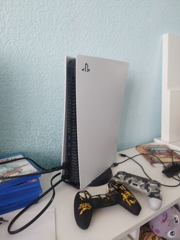 ps4 9.03 взлом: Продаю сони пс5, Sony PlayStation 5 состояние идеальное, 2 джойстика