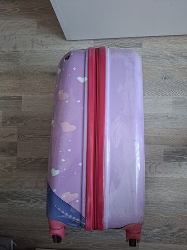 Çamadanlar: Usaq camadani satilir. olcusu 45 hundurluk 30 eni her seyi — 10