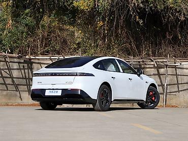 Dongfeng: 🚗 Dongfeng eπ007 – 2026 Model sedan, arxa təkər / 4x4 Menzil — 4