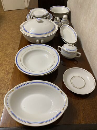 Наборы посуды: Фарфоровый сервиз, Пр-во Корея. 2 тарелки для супа, 3 столовых — 5