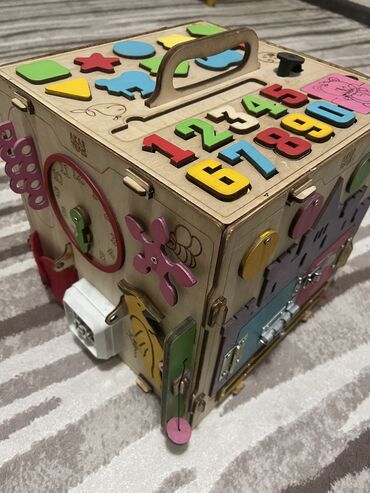 электронные игрушки для детей: Бизи куб в отличном состоянии, все детали на месте
