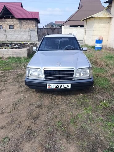 Mercedes-Benz: Mercedes-Benz 220: 1994 г., 2.2 л, Механика, Бензин, Универсал